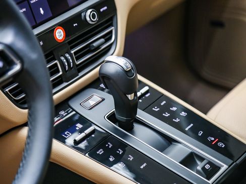 Certified 2026 Porsche Macan AWD/4WD image 24