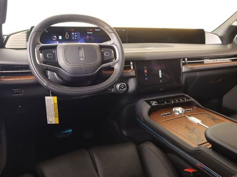 New 2026 Lincoln Navigator Black Label AWD/4WD image 2