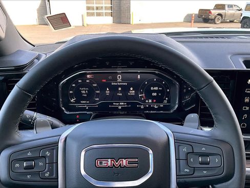 Used 2025 GMC Sierra 1500 SLT w/ SLT Premium Plus Package AWD/4WD image 18