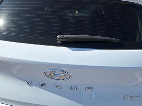 Used 2022 Hyundai Venue SE w/ Cargo Package FWD image 8