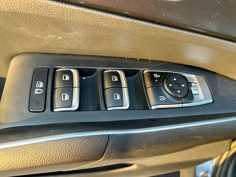 Used 2024 Kia Sorento S AWD/4WD image 13