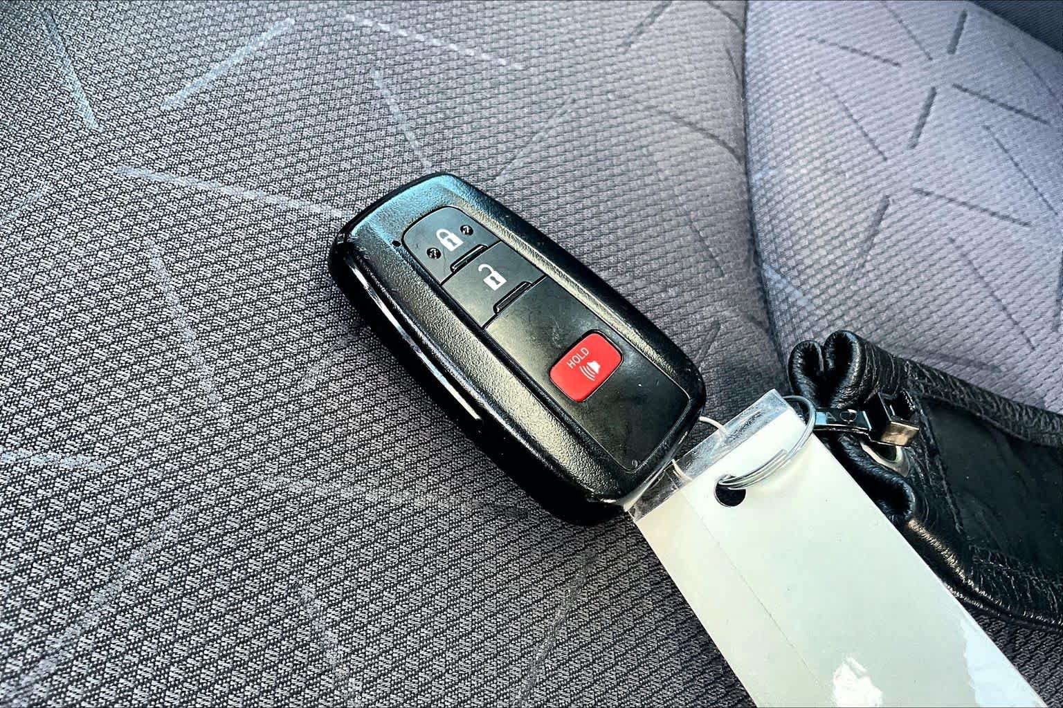 Used 2019 Toyota RAV4 XLE FWD image 15