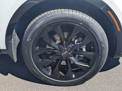 Used 2023 Kia Sorento SX image 11