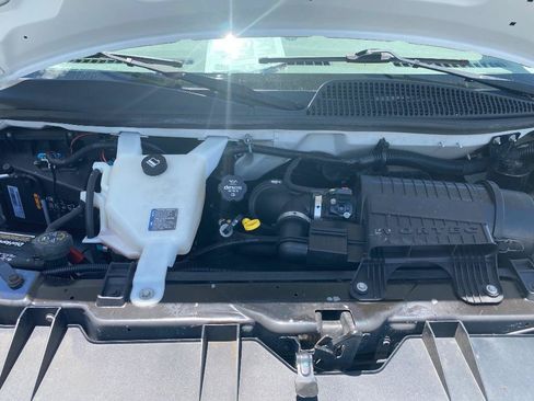 Used 2017 Chevrolet Express 2500 RWD image 28