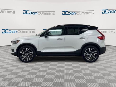 Used 2021 Volvo XC40 T5 R-Design w/ Climate Package image 5