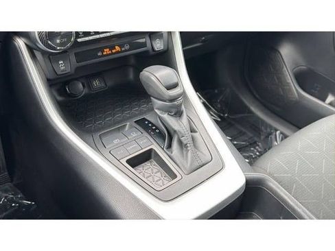 Certified 2024 Toyota RAV4 XLE FWD image 31