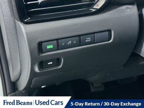 Used 2023 Nissan Sentra SR w/ Midnight Edition Package FWD image 12