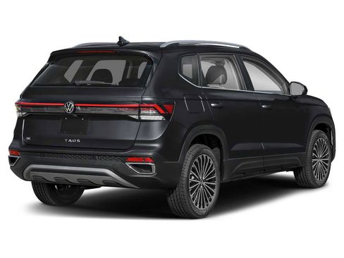 New 2026 Volkswagen Taos SE image 2