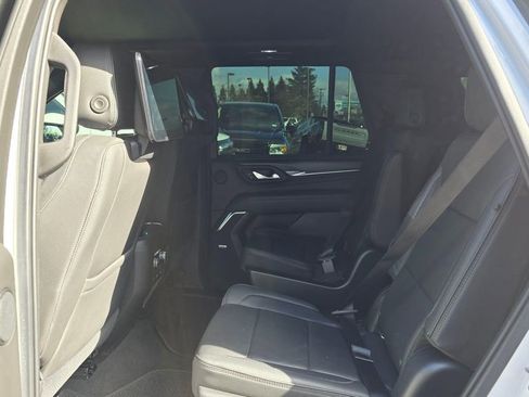 Used 2021 GMC Yukon Denali w/ Advanced Technology Package image 16