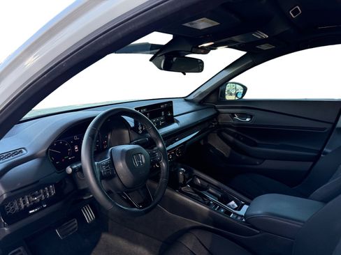 Used 2023 Honda Accord Sport image 6
