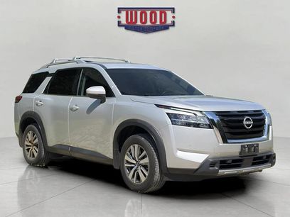 Used 2023 Nissan Pathfinder SL