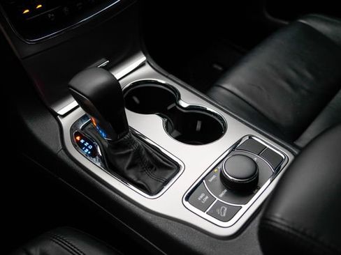 Used 2018 Jeep Grand Cherokee Limited AWD/4WD image 16