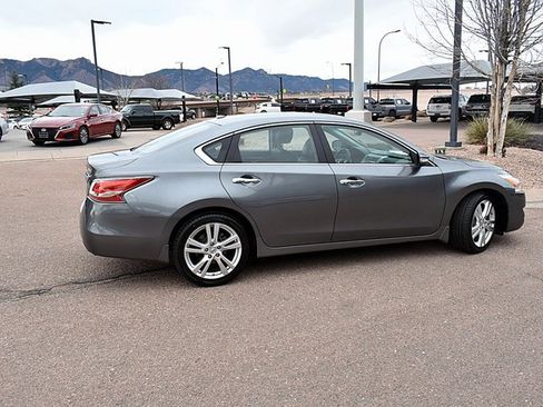 Used 2015 Nissan Altima 3.5 SL image 10