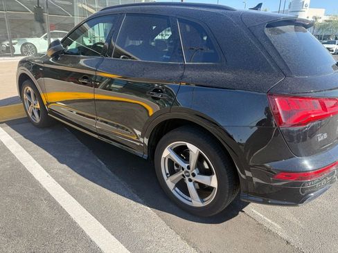 Used 2020 Audi Q5 2.0T Titanium Premium Plus w/ Premium Plus Package image 4