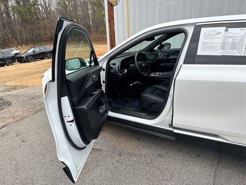 Used 2024 Cadillac Lyriq Tech w/ Driver Assist Package image 13