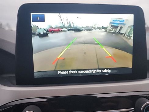 Used 2022 Ford Escape SE image 18