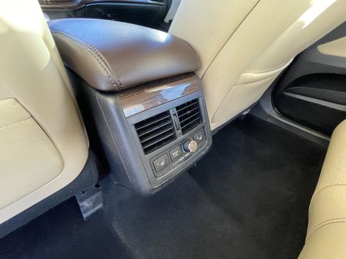 Used 2013 Toyota Avalon Limited FWD image 25
