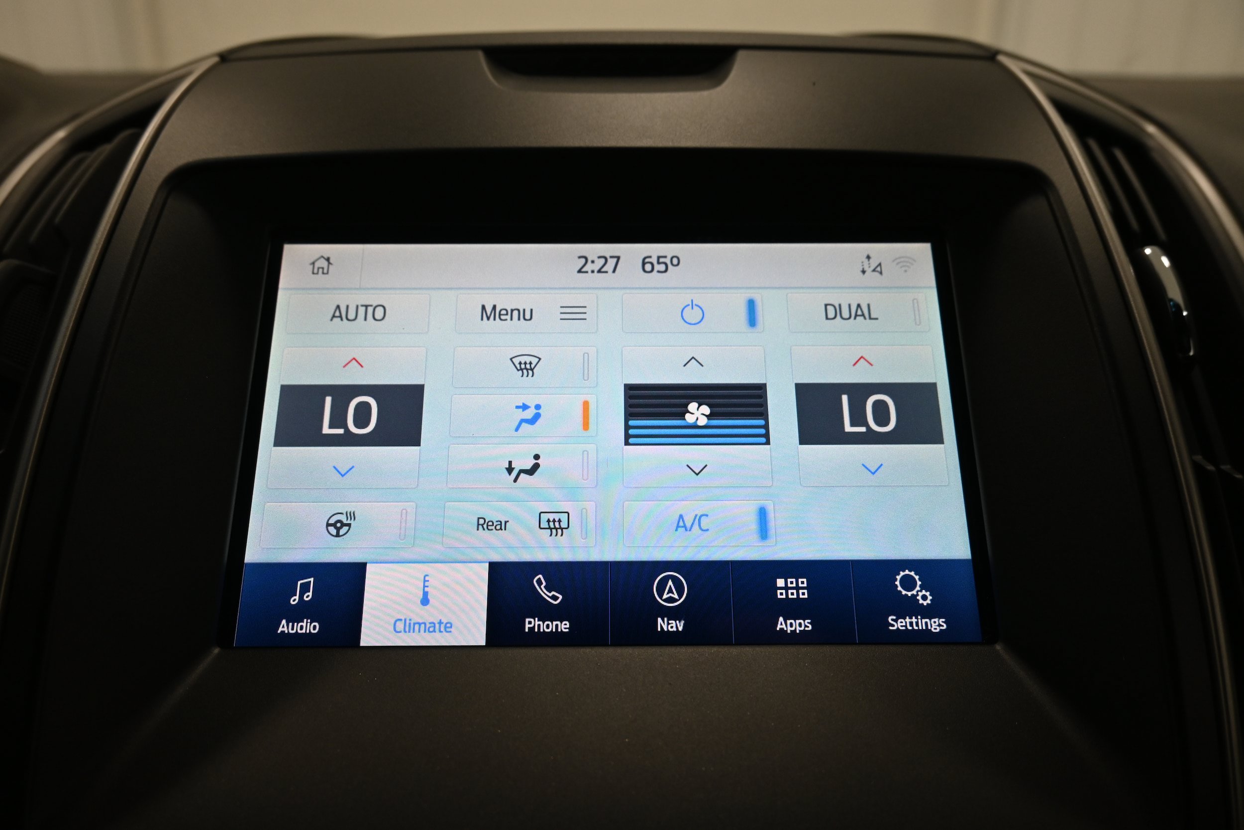 Used 2020 Ford Edge ST-Line w/ Cold Weather Package AWD/4WD image 17