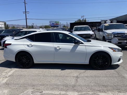Used 2020 Nissan Altima 2.5 SR FWD image 8