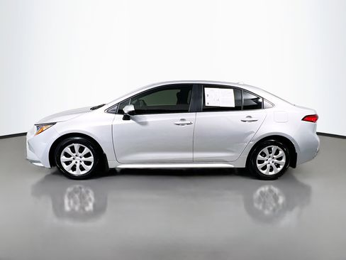 Used 2025 Toyota Corolla LE FWD image 9
