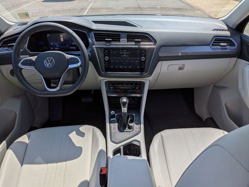 Used 2022 Volkswagen Tiguan SE FWD image 25