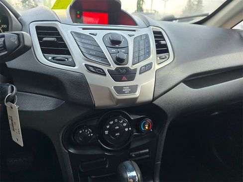 Used 2012 Ford Fiesta SEL image 18