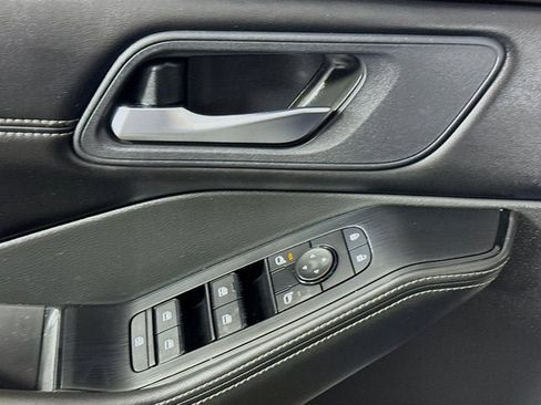 Certified 2023 Nissan Rogue SV w/ SV Premium Package image 15