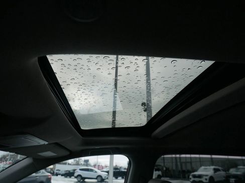 Used 2025 Honda CR-V EX image 9