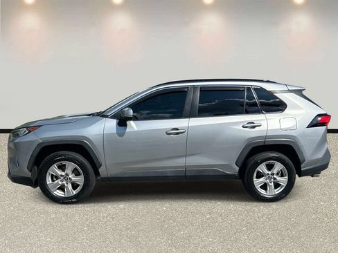 Used 2020 Toyota RAV4 XLE w/ Convenience Package FWD image 8