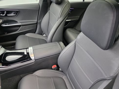 Used 2024 Mercedes-Benz C 300 Sedan image 11