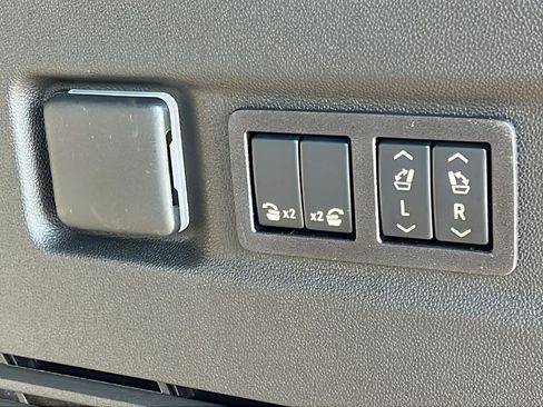 New 2026 Chevrolet Suburban Premier image 13