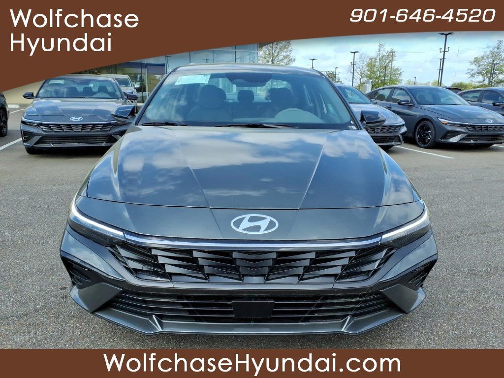 Used 2026 Hyundai Elantra SEL Sport Premium FWD image 8