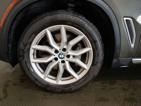 Used 2020 BMW X5 xDrive40i w/ Premium Package AWD/4WD image 9