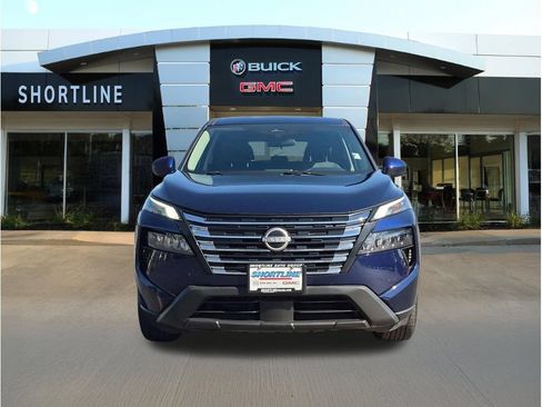 Used 2025 Nissan Rogue SV AWD/4WD image 8
