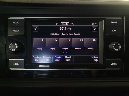 Used 2024 Volkswagen Jetta SE image 25