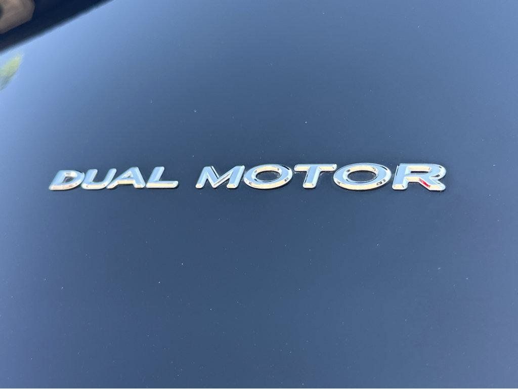 Used 2023 Tesla Model Y Long Range AWD/4WD image 36