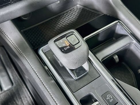 Used 2025 Nissan Pathfinder SV FWD image 24