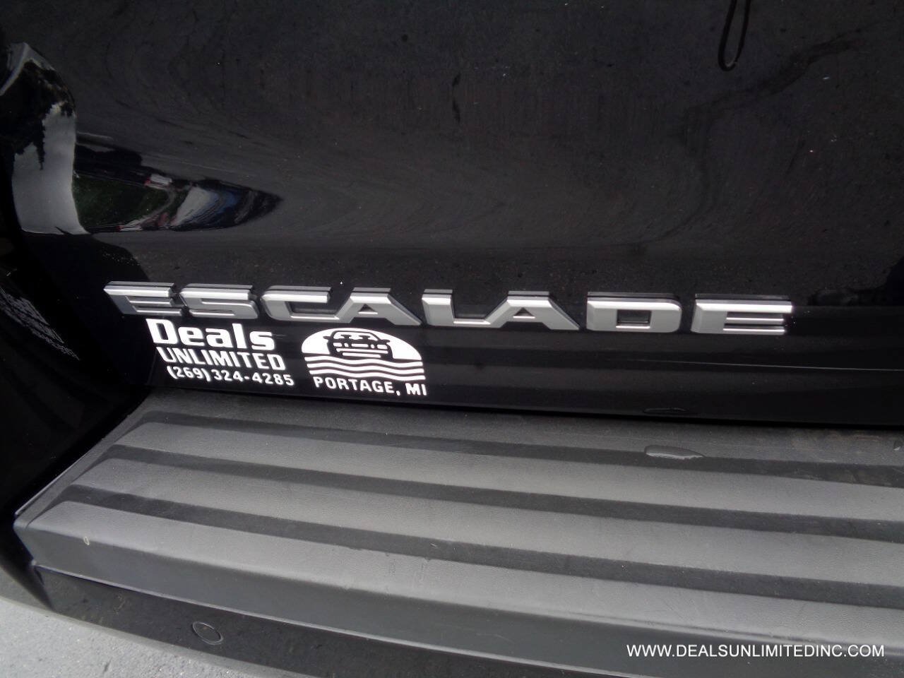 Used 2019 Cadillac Escalade ESV 4WD image 5