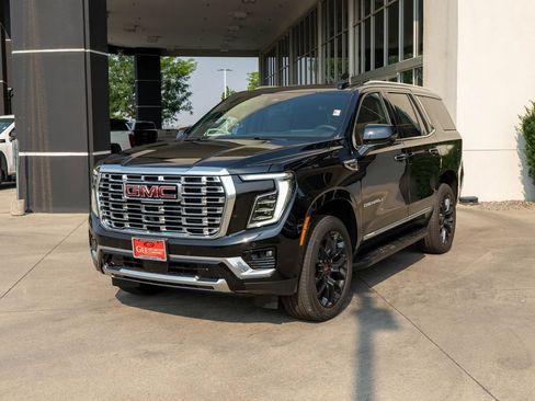 New 2026 GMC Yukon Denali w/ Advanced Technology Package AWD/4WD image 3