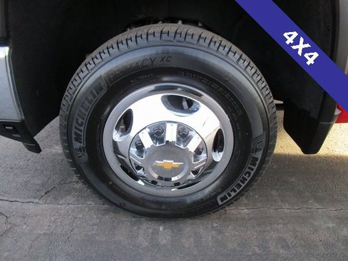 Used 2024 Chevrolet Silverado 3500 LT w/ Convenience Package image 2