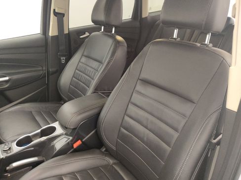 Used 2015 Ford Escape Titanium w/ Equipment Group 301A AWD/4WD image 17
