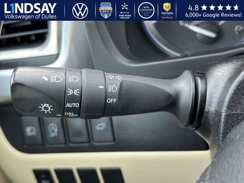 Used 2019 Toyota Highlander XLE image 21