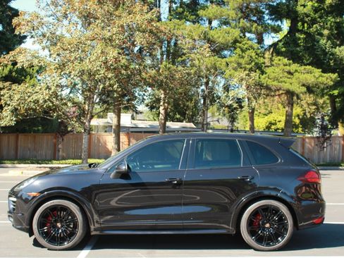 Used 2014 Porsche Cayenne GTS AWD/4WD image 8