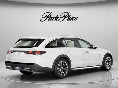 New 2026 Mercedes-Benz E 450 4MATIC All-Terrain Wagon image 21