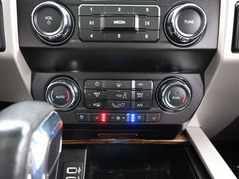 Used 2020 Ford F150 Lariat AWD/4WD image 34