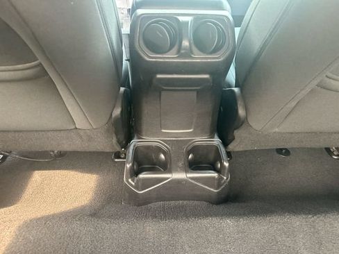 Used 2018 Jeep Wrangler Sport AWD/4WD image 22