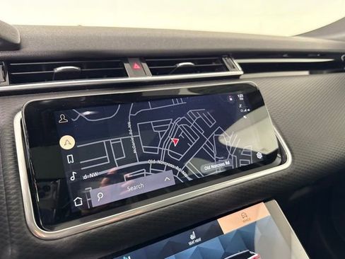 Used 2022 Land Rover Range Rover Velar R-Dynamic S image 21