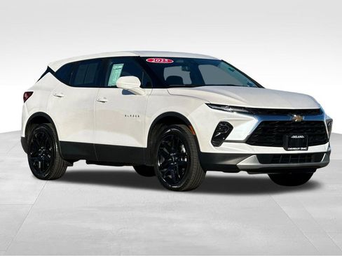 Used 2025 Chevrolet Blazer LT w/ Driver Confidence Package image 7