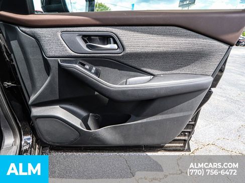 Used 2023 Nissan Rogue SV image 48