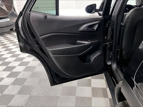 Used 2025 Chevrolet Trax ACTIV w/ Sunroof Package FWD image 23